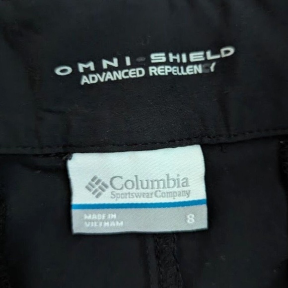 Columbia 4-Inch Black Hiking Shorts, Size 8 (W5) - Picture 3 of 9